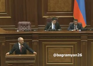 Никол Пашинян выступает с заявлением о выборах в Аштараке
