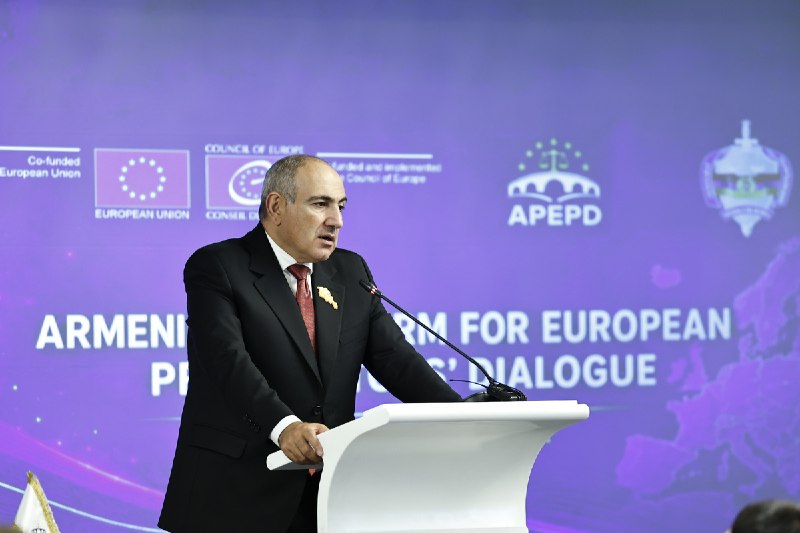 Премьер-министр Никол Пашинян выступает на конференции Прокуратуры Армении.