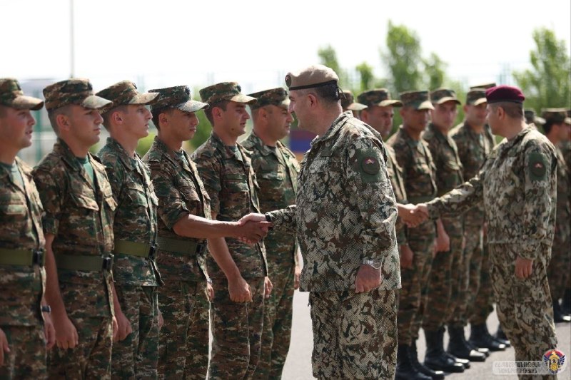 Церемония принесения присяги сержантами ВС Армении в Аштараке