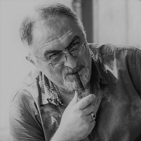 Портрет певца Армена Мовсисяна, объявляющего о своей поддержке Никола Пашиняна на выборах