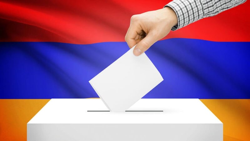 Избирательный участок в Аштараке перед днем голосования