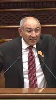 Никол Пашинян выступает на встрече в Аштараке, Арагацотнская область