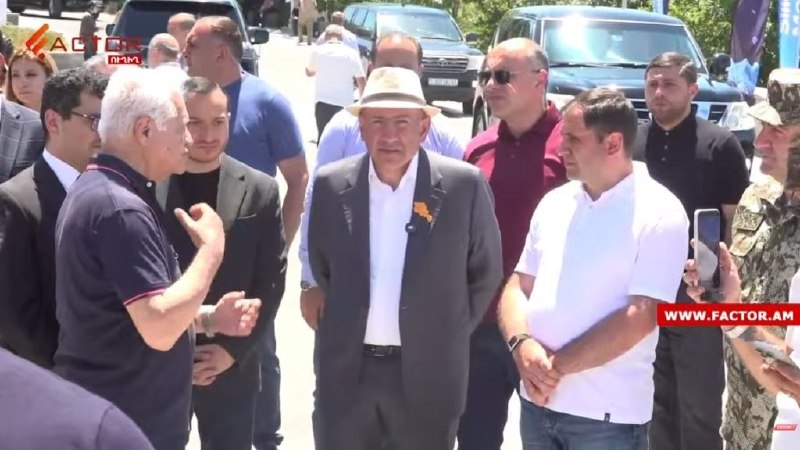 Никол Пашинян посещает военно-промышленную выставку в Спортивно-концертном комплексе имени Карена Демирчяна