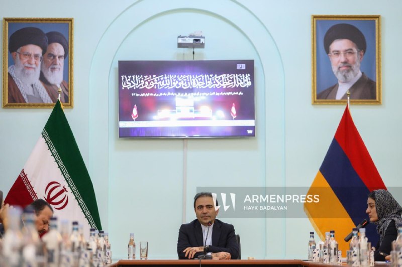 Премьер-министр Армении Никол Пашинян на церемонии прощания с Хаменеи в Тегеране