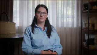 Роза Агаян демонстрирует аксессуары из переработанной бумаги в Аштараке