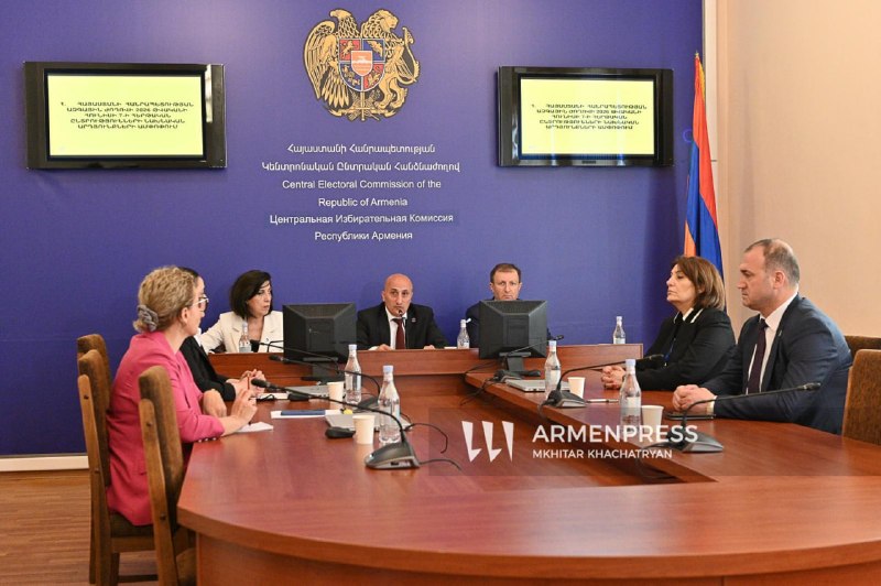 Председатель ЦИК Армении Ваагн Овакимян на брифинге о выборах в Аштараке и Арагацотне
