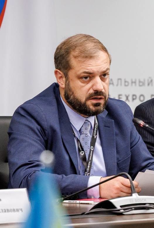 Министр экономики Армении Геворг Папоян выступает на сессии Совета по промышленной политике ЕАЭС в Екатеринбурге