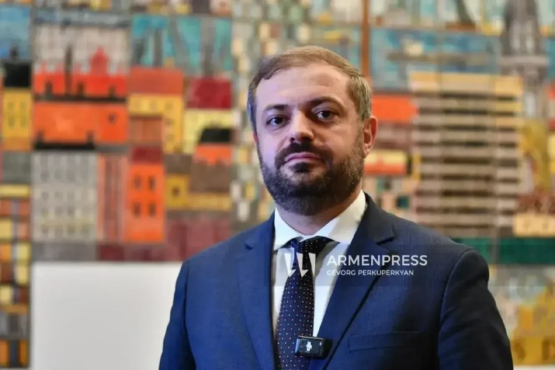 Министр экономики Армении Геворг Папоян на пресс-конференции о программе поддержки экспорта.