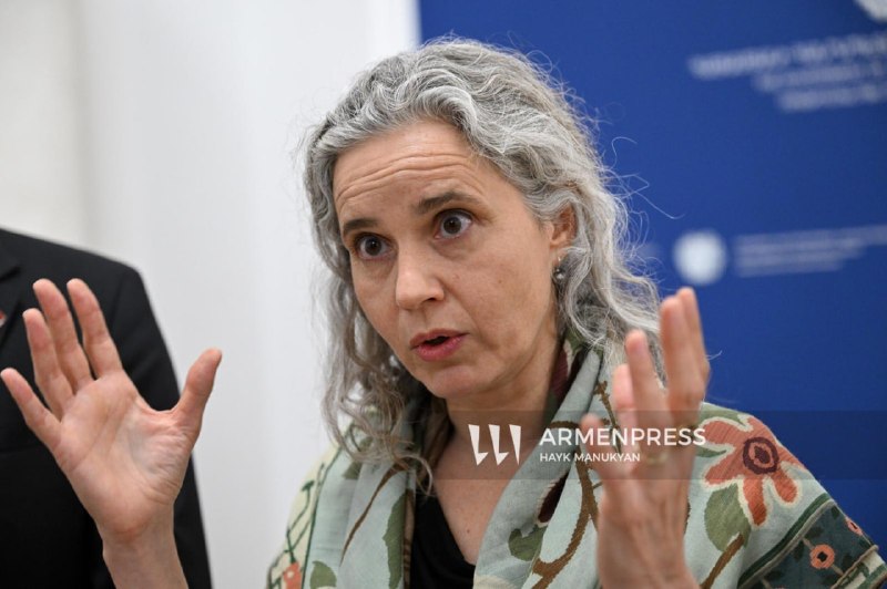 Урсула фон дер Ляйен и Никол Пашинян на встрече в Ереване, Армения, Аштарак