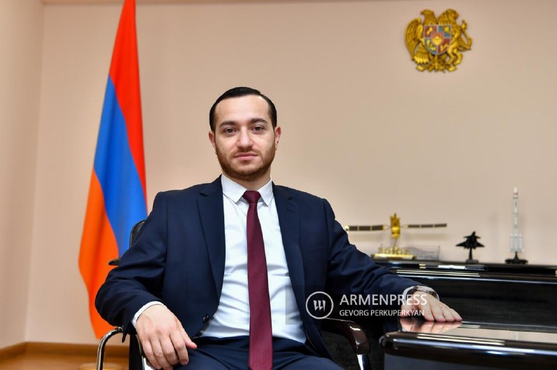 Никол Пашинян на брифинге после заседания правительства Армении, Аштарак