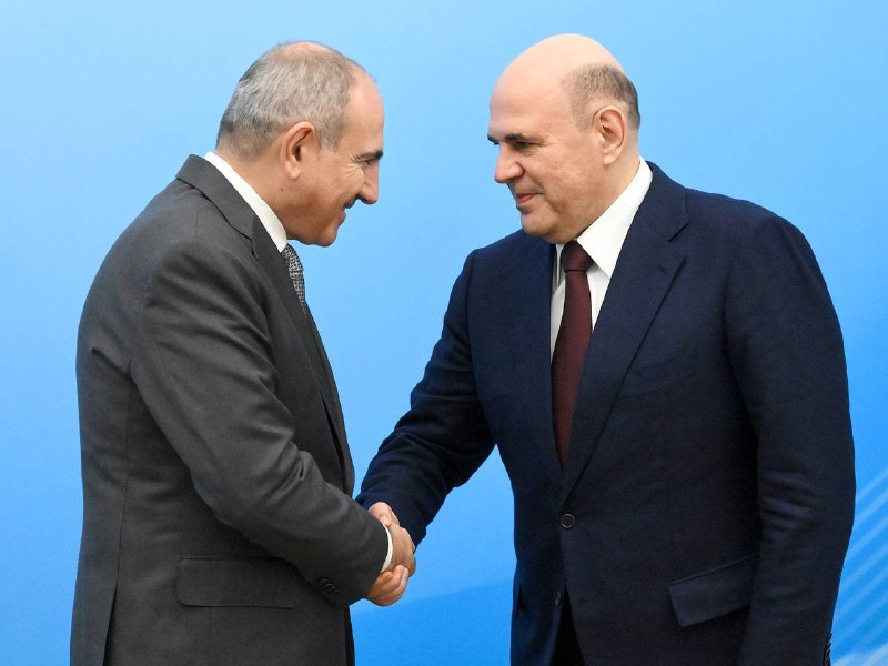 Михаил Мишустин и Никол Пашинян на встрече, Екатеринбург