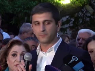 Акция сторонников проигравших кандидатов у здания ЦИК в Ереване