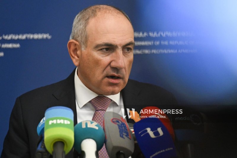 Никол Пашинян выступает на заседании правительства, Аштарак
