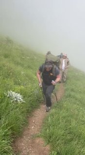 Никол Пашинян на восхождении в Арагацотнской области