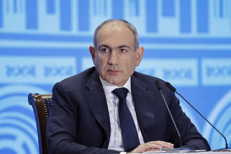Премьер-министр Армении Никол Пашинян объявляет о наборе выпускников ведущих вузов в кадровый банк правительства