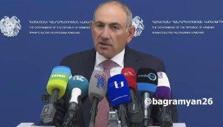 Премьер-министр Армении Никол Пашинян во время брифинга о доступе цветоводов к рынку Нидерландов